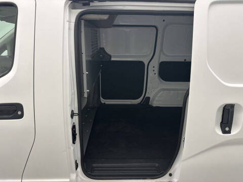 2017 Nissan NV200 SV