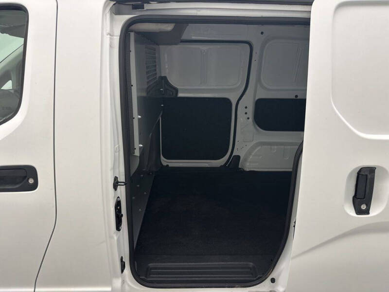 2017 Nissan NV200 SV