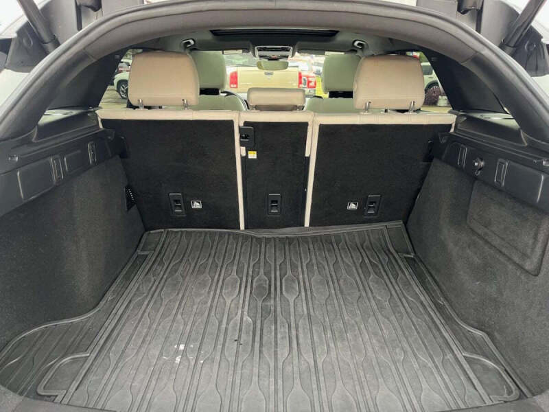 2019 Land Rover Range Rover Velar P250 R-Dynamic SE