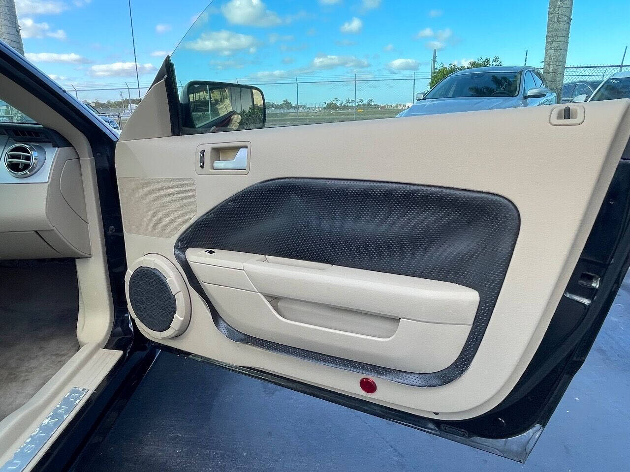 2006 Ford Mustang  - $12,900