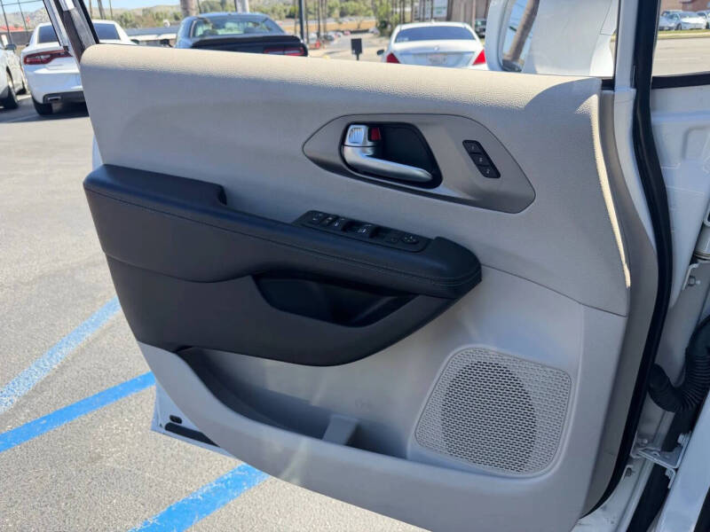 2021 Chrysler Pacifica Touring L