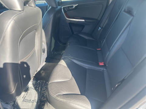 2017 Volvo XC60 T5 Inscription