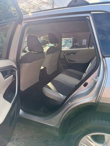 2019 Toyota RAV4 Hybrid XLE