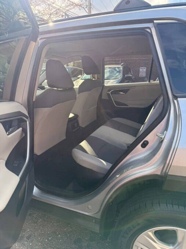 2019 Toyota RAV4 Hybrid XLE