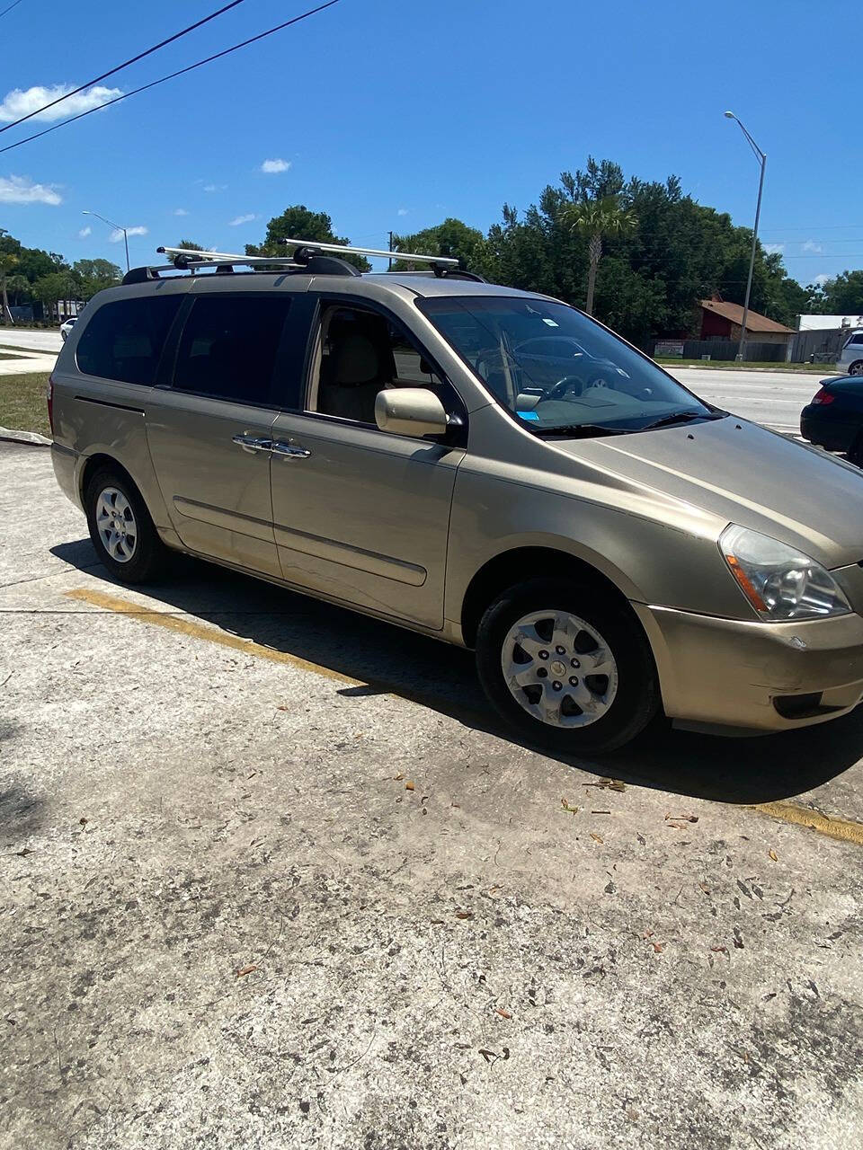 2006 Kia Sedona for sale at AFFORDABLE IMPORT AUTO INC in Longwood, FL