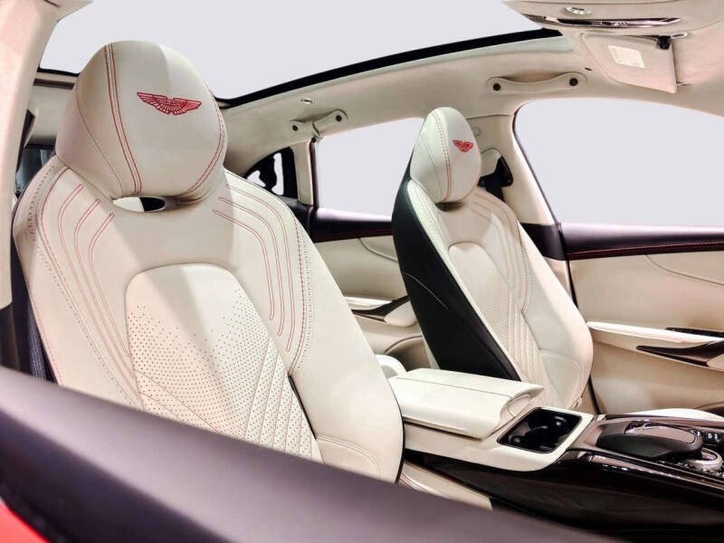 2021 Aston Martin DBX