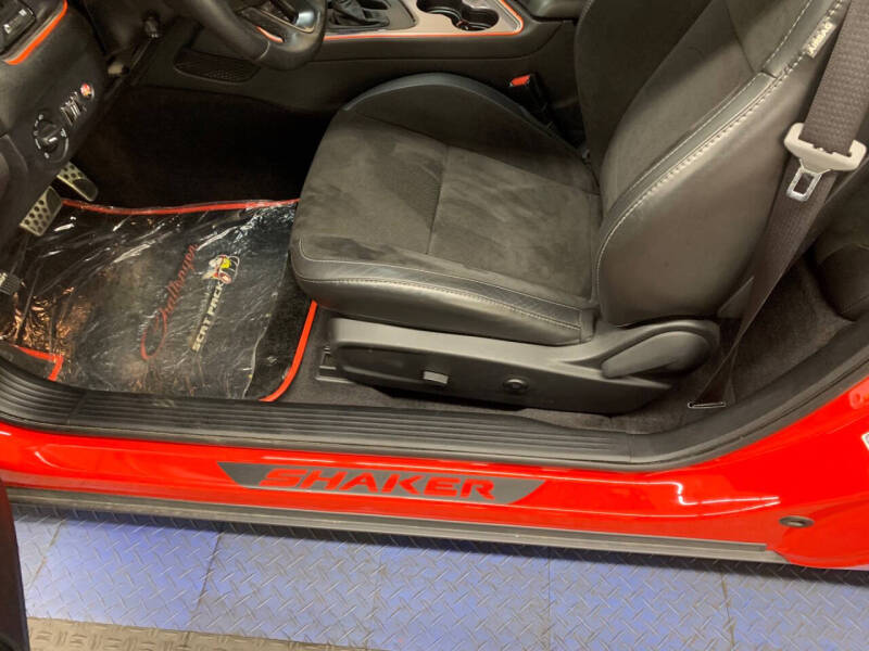 2018 Dodge Challenger 392 HEMI Scat Pack Shaker