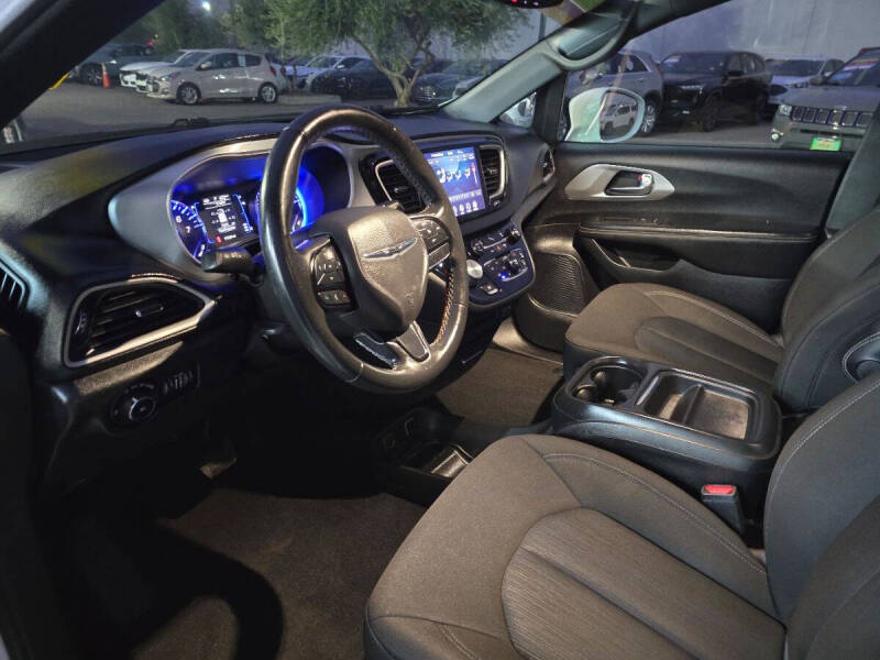 2020 Chrysler Pacifica Touring