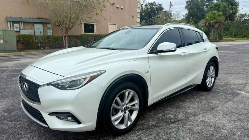2018 INFINITI QX30 Premium