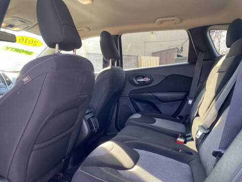 2016 Jeep Cherokee Sport