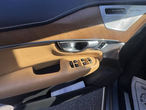 2017 Volvo XC90 T8 eAWD Inscription