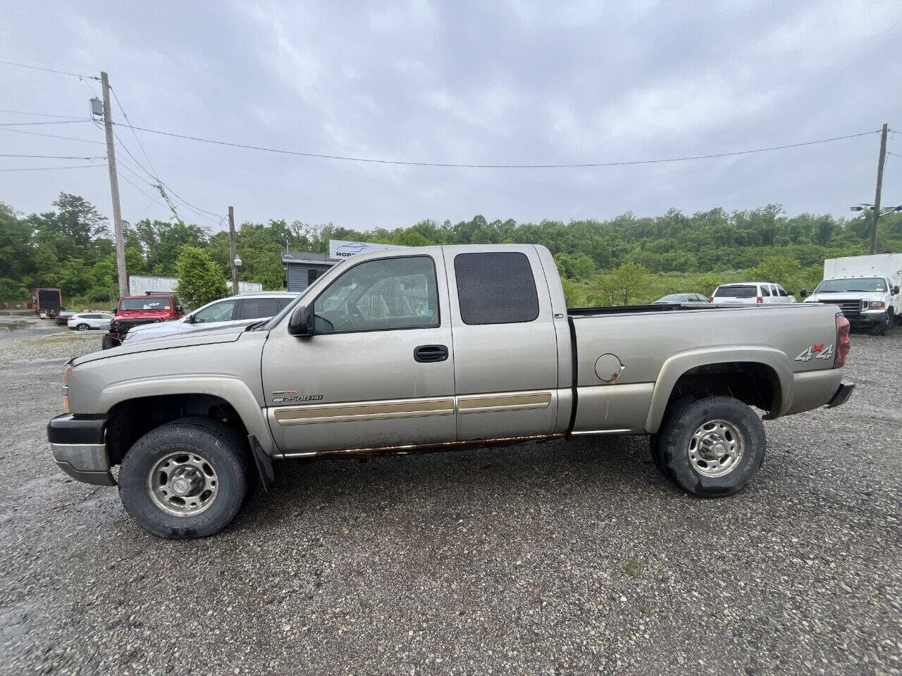 2003 Chevrolet Silverado 2500HD for sale at Roberts Enterprises LLC in Belle Vernon, PA