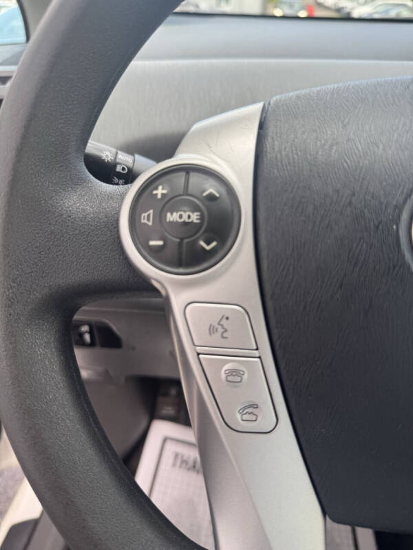 2012 Toyota Prius v Five
