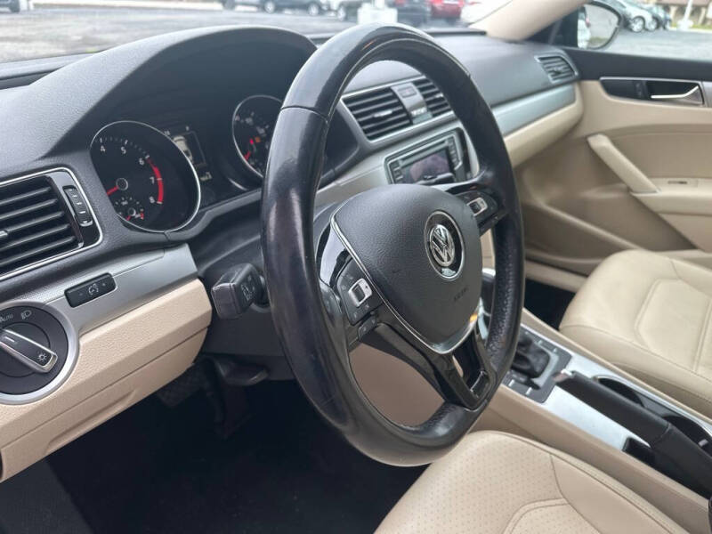 2019 Volkswagen Passat Wolfsburg Edition photo 25