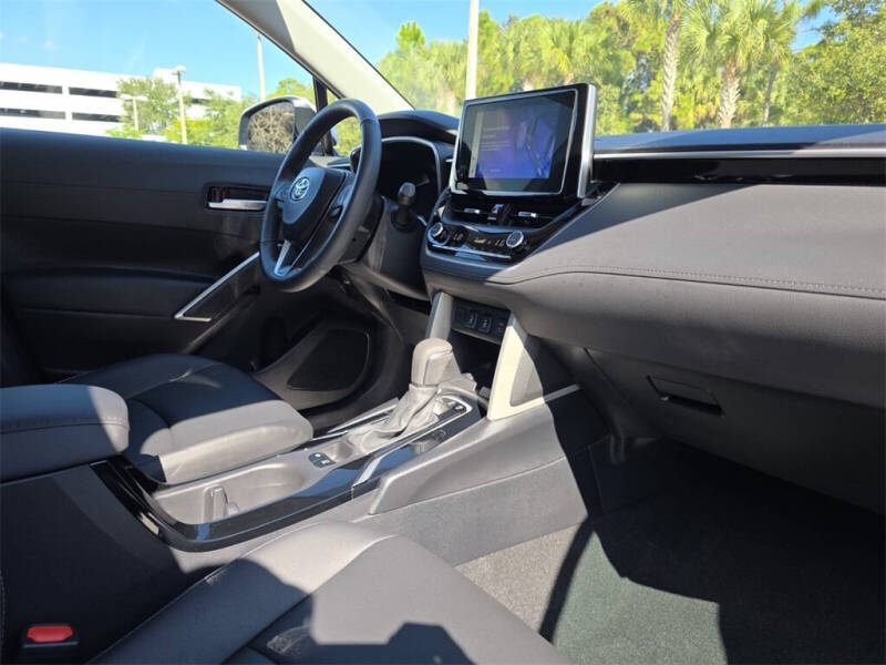 2024 Toyota Corolla Cross XLE