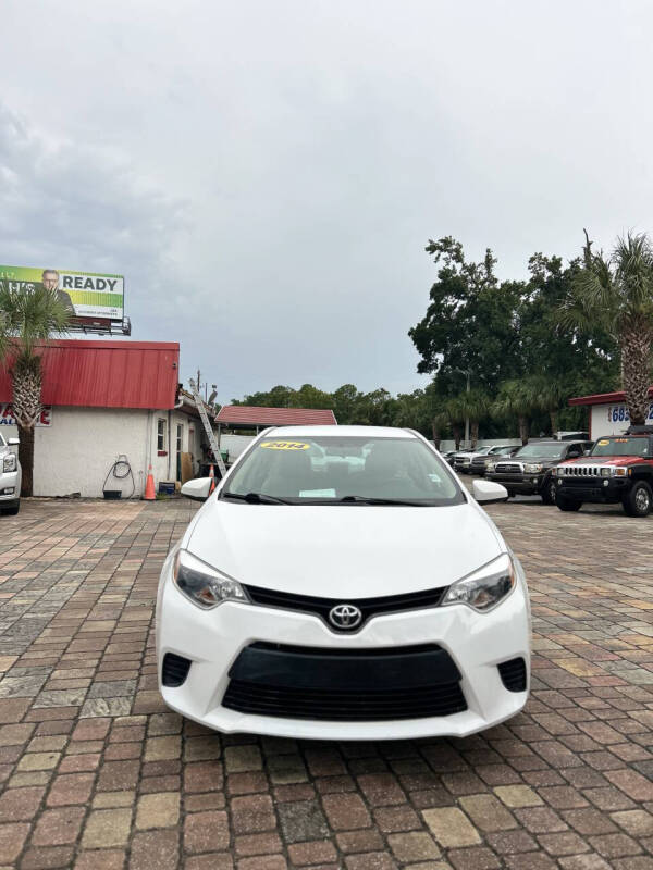2014 Toyota Corolla LE's photo