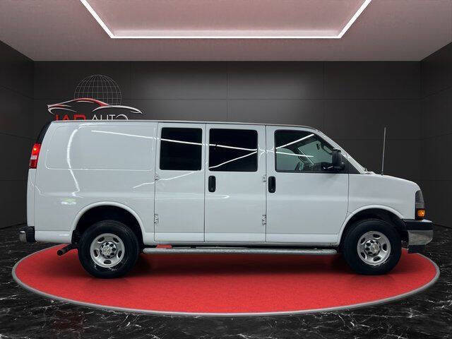 2023 Chevrolet Express 2500
