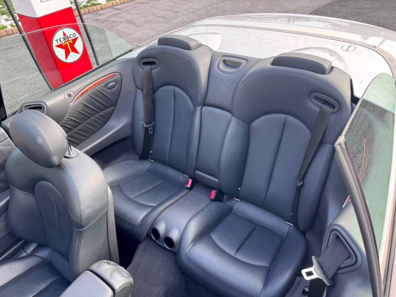 2005 Mercedes-Benz CLK CLK 320