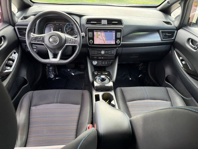 2022 Nissan LEAF SV