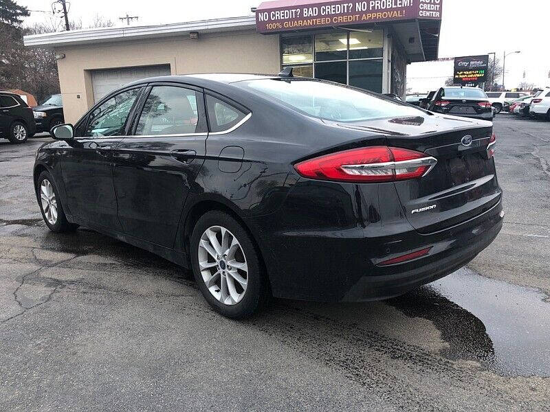 2020 Ford Fusion SE