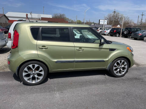 2013 Kia Soul for sale at RICK'S AUTO SALES in Logansport IN