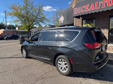 2020 Chrysler Pacifica Touring L