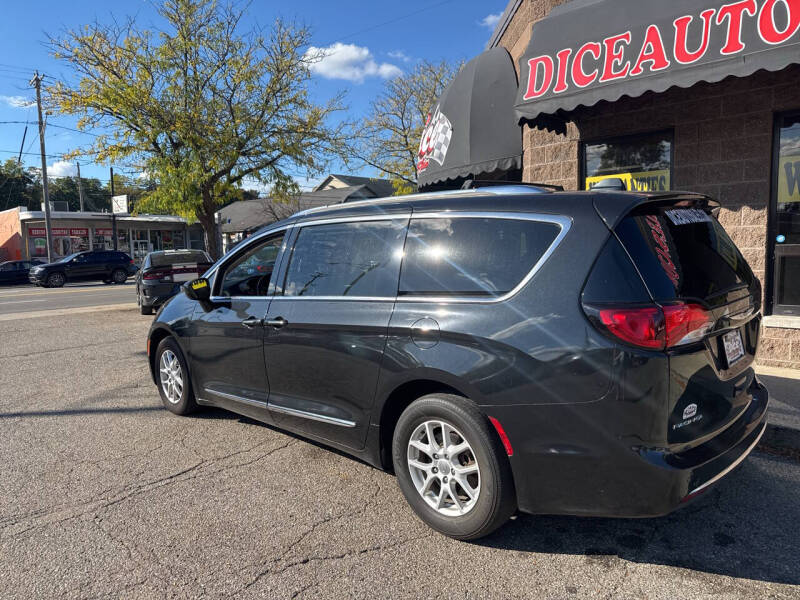 2020 Chrysler Pacifica Touring L