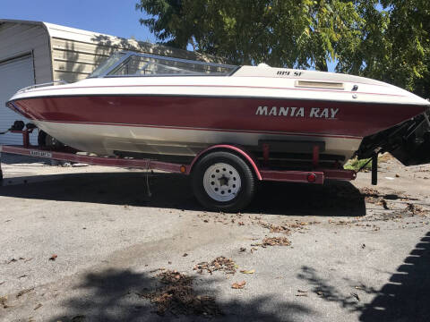 1993 MANTA RAY SKI BOAT