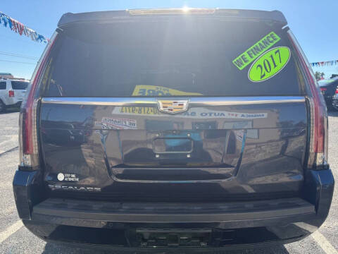 2017 Cadillac Escalade Luxury