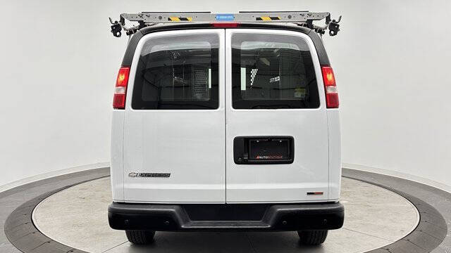 2022 Chevrolet Express 2500