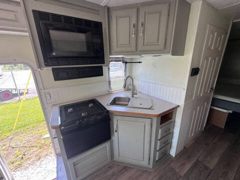 2003 Thor Motor Coach FourWinds 27D