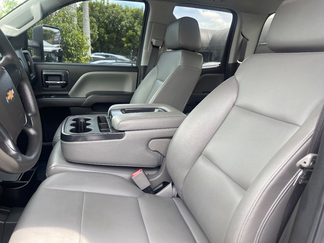 2019 Chevrolet Silverado HD Pickup - $37,900