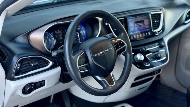 2017 Chrysler Pacifica Touring