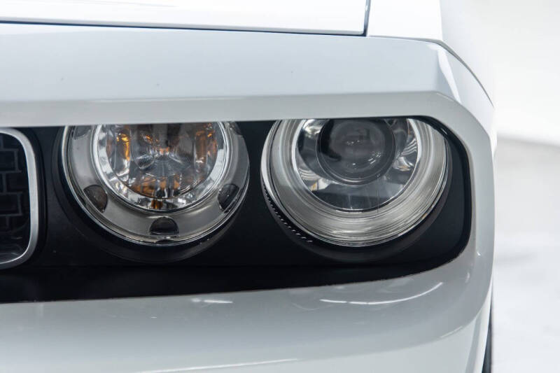 2012 Dodge Challenger SRT8 - Photo 29