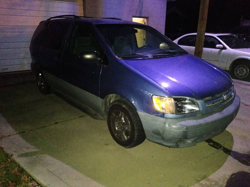2002 Toyota Sienna for sale at Russ's Tire and Auto LLC in Charlotte NC