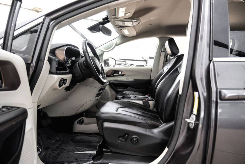 2018 Chrysler Pacifica Touring L Plus