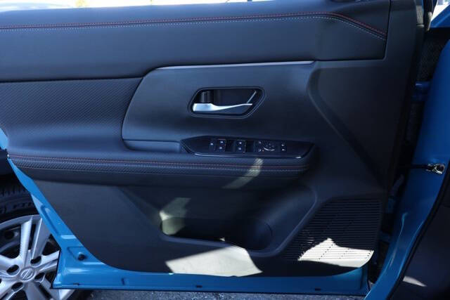 2025 Nissan Kicks SR