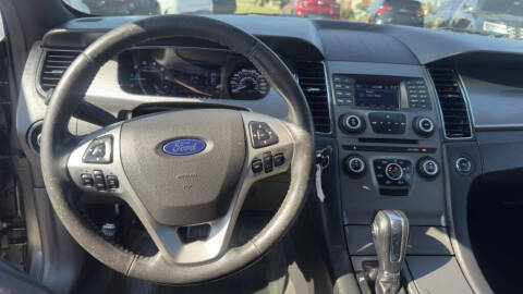 2017 Ford Taurus SEL