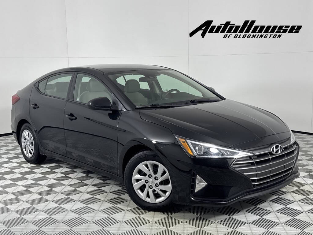 2020 Hyundai Elantra SE's photo