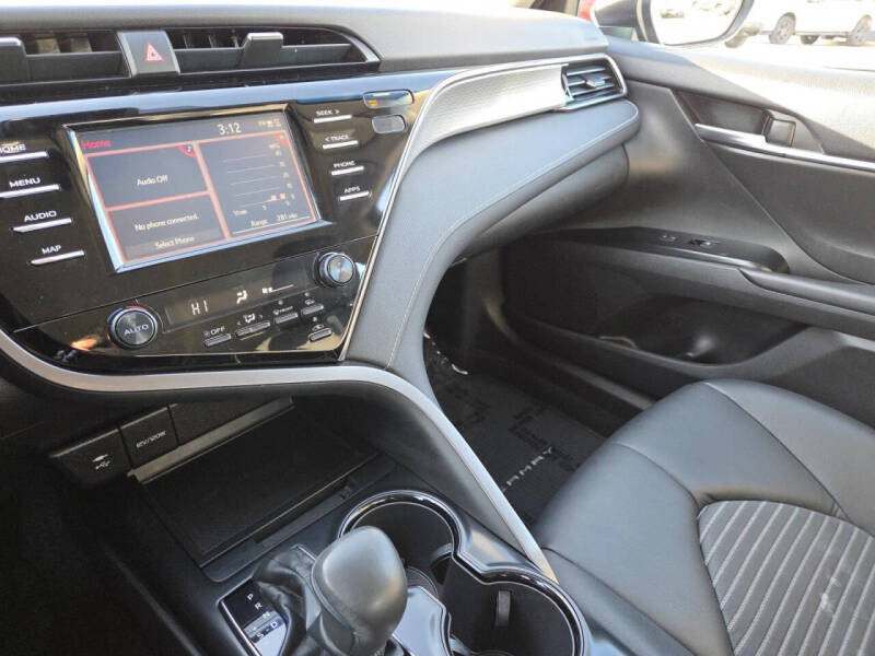 2019 Toyota Camry SE