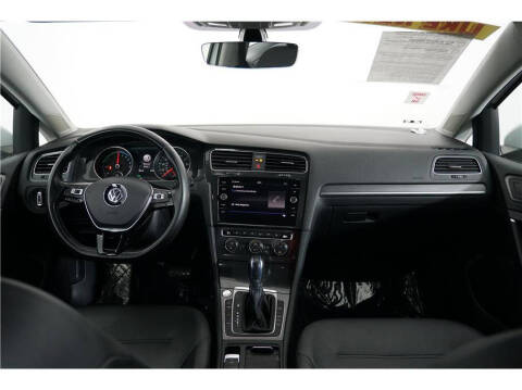 2017 Volkswagen e-Golf SEL Premium