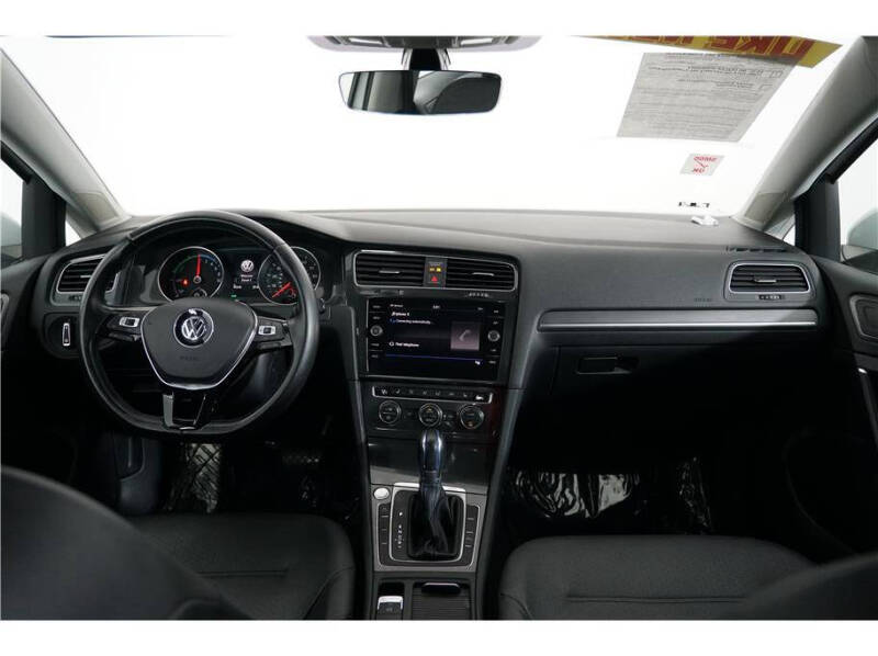 2017 Volkswagen e-Golf SEL Premium