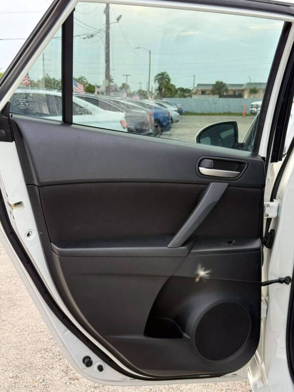 2013 Mazda MAZDA3 i Touring