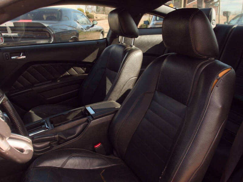 2011 Ford Mustang V6