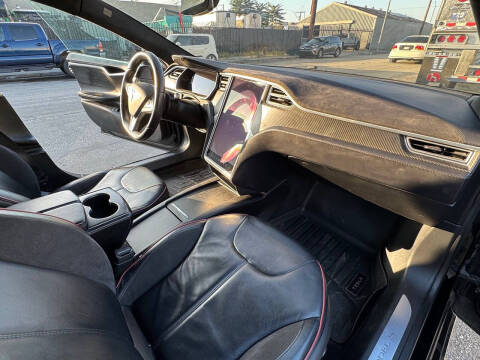 2016 Tesla Model S 90D