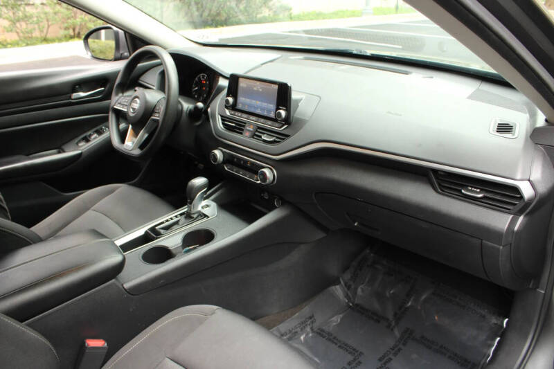 2022 Nissan Altima 2.5 S