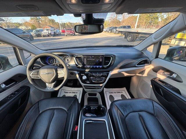 2022 Chrysler Pacifica Touring L