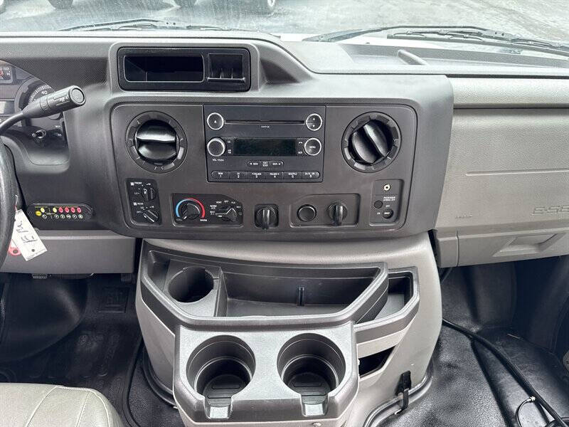 2017 Ford E-Series E-450 SD