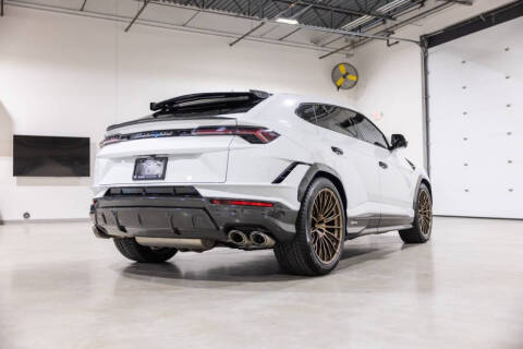 2023 Lamborghini Urus Performante