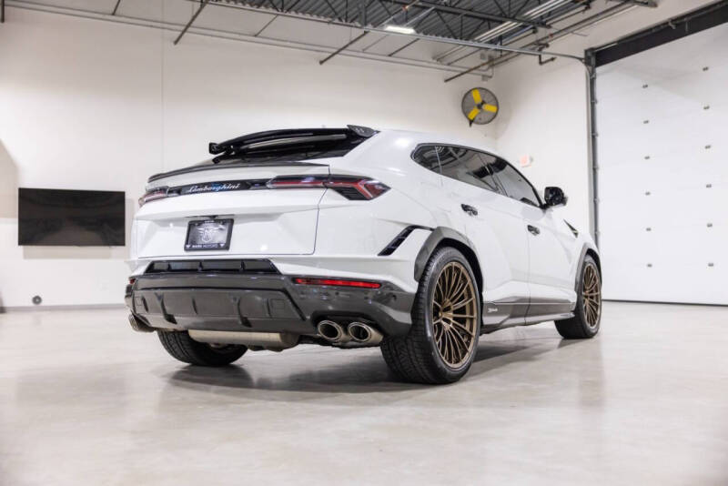 2023 Lamborghini Urus Performante